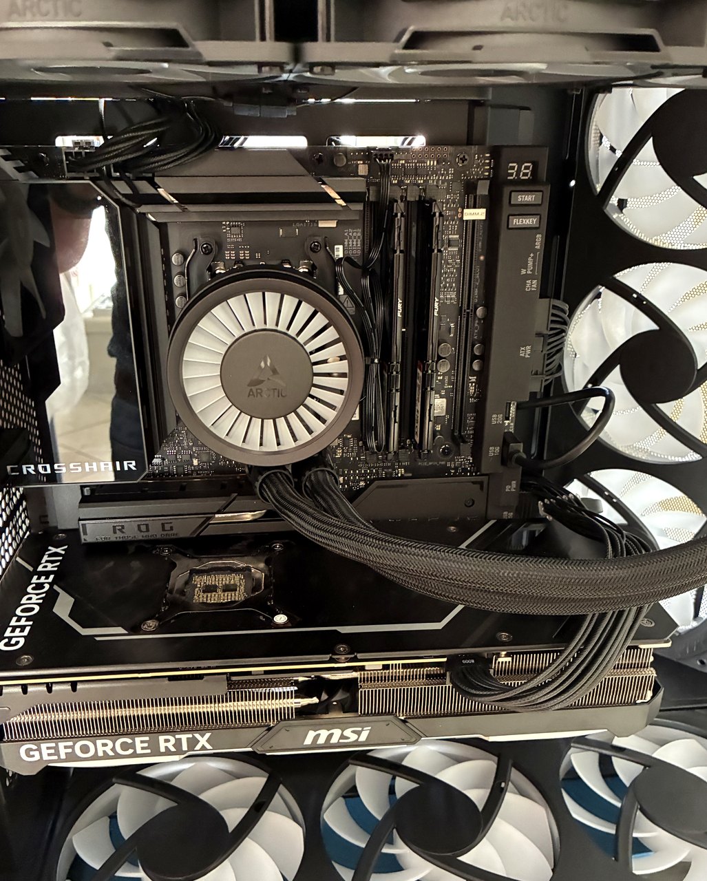 AIO Arctic sulla CPU e GPU MSI GeForce RTX montata nella build gaming Brugherio